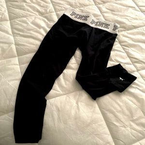 Black VS yoga pants ,. Excellent condition.